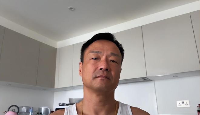 侵犯肾被膜__谢霆锋患皮肤癌曝真情