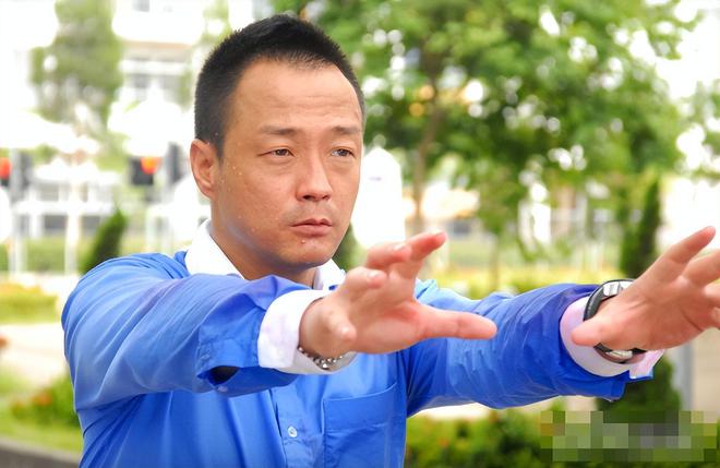侵犯肾被膜__谢霆锋患皮肤癌曝真情