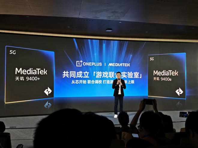 足球首发加替补一共多少人__足球首发加替补多少人