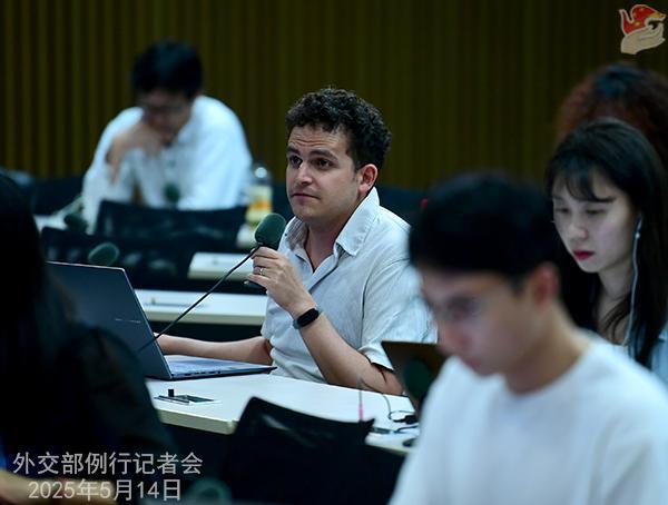 外交陪发言人__外交发言人发言稿