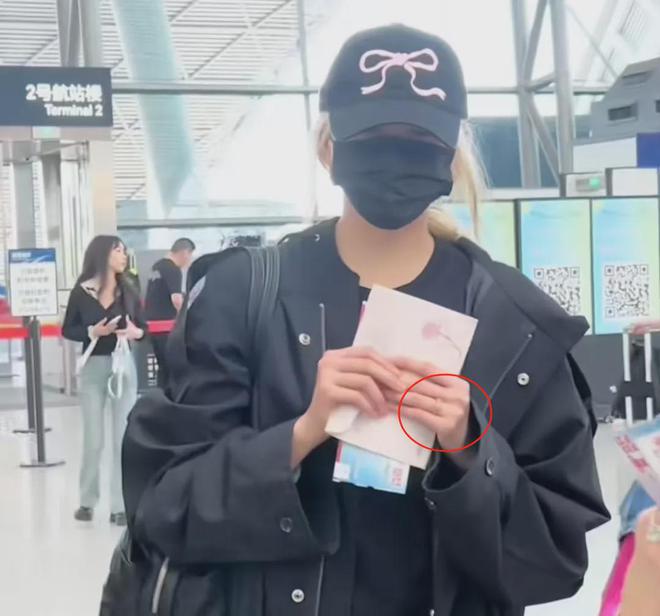 _鹿晗戒指是什么牌子_鹿晗求婚了吗