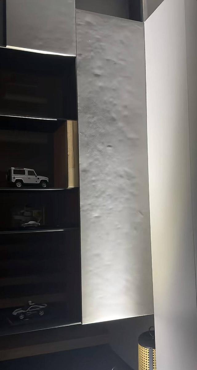 _地板臭_地板沾油漆怎么清除