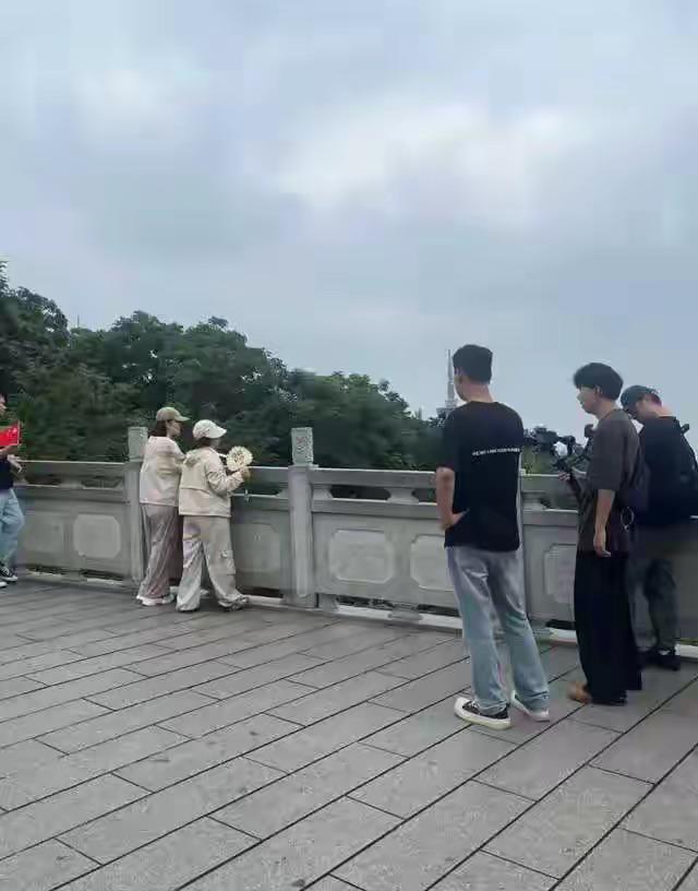 _谢娜超短裤_谢娜穿短裤