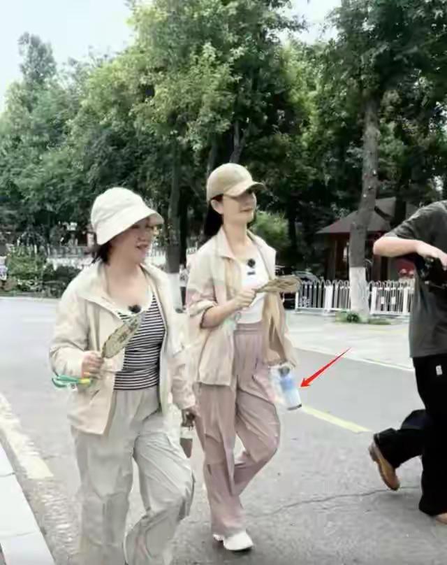 _谢娜穿短裤_谢娜超短裤