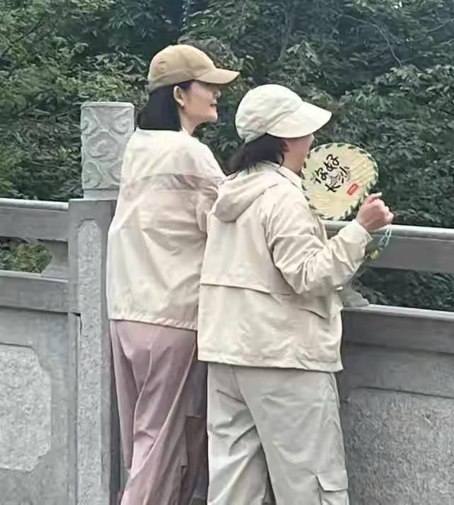 谢娜穿短裤_谢娜超短裤_
