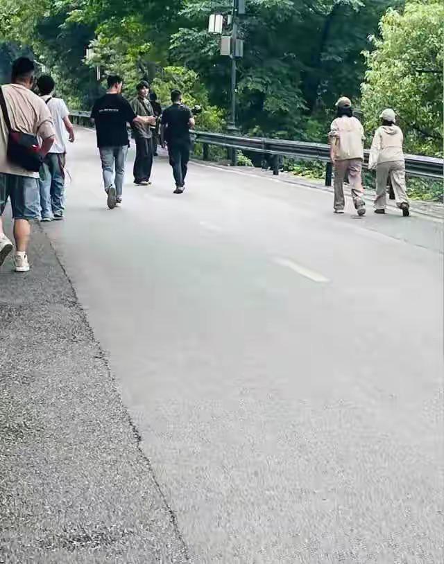 谢娜超短裤_谢娜穿短裤_