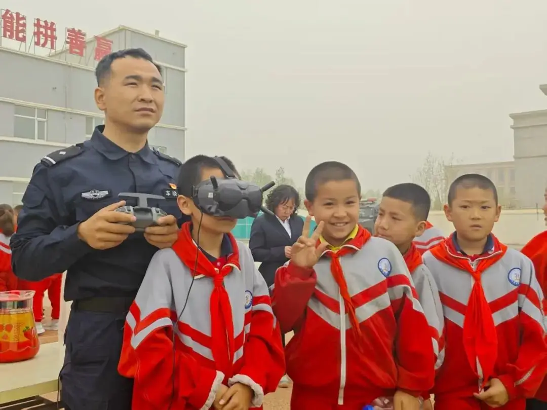 少年警训_少年警校训练内容_