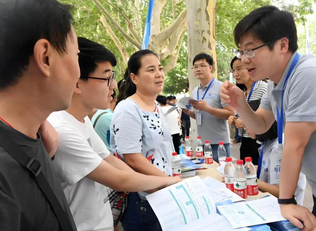 分数线最高的学院_录取分数最高的大学排名_