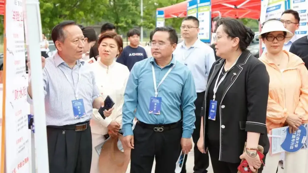 “选择济南 共赢未来”2025年驻济高校毕业生就业双选会济南工程职业技术学院站成功举办