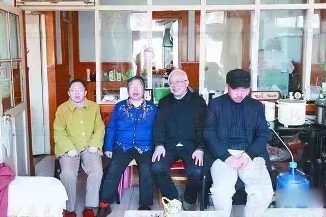 83岁核弹老人的一生：妻女精神分裂，儿子智力残疾__83岁核弹老人的一生：妻女精神分裂，儿子智力残疾