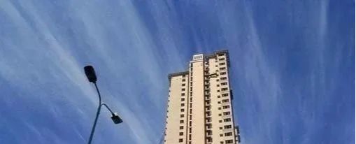 _手握1500现金照片_房地产泡沫现金还值钱吗