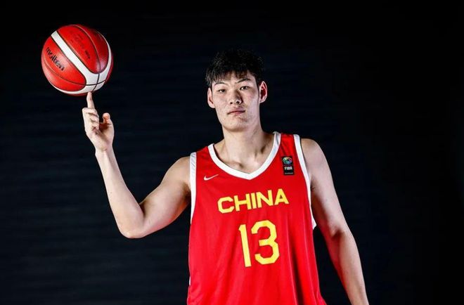国青险胜美国球队！张博源+崔新泉齐爆，刘李+杨溢回暖，进攻仍差_国青险胜美国球队！张博源+崔新泉齐爆，刘李+杨溢回暖，进攻仍差_