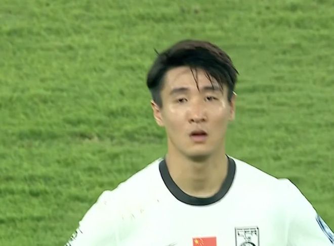 30岁韦世豪6秒无解一条龙：华丽1V2单干+对手被晃晕 暴力抽射破门__30岁韦世豪6秒无解一条龙：华丽1V2单干+对手被晃晕 暴力抽射破门