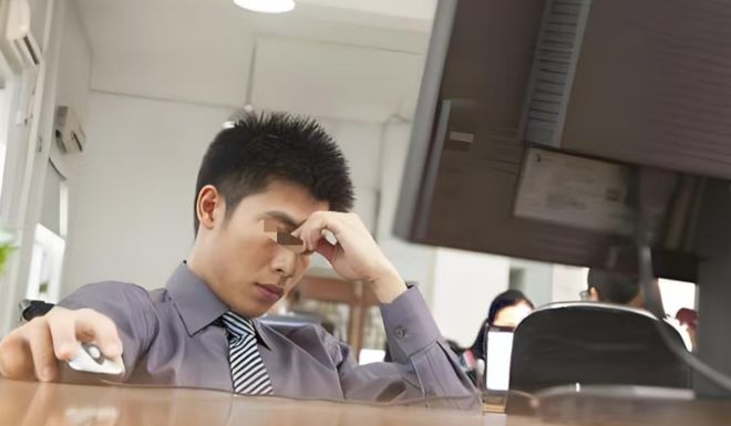 _郑州员工工位桌_劳动法员工可以换工位吗