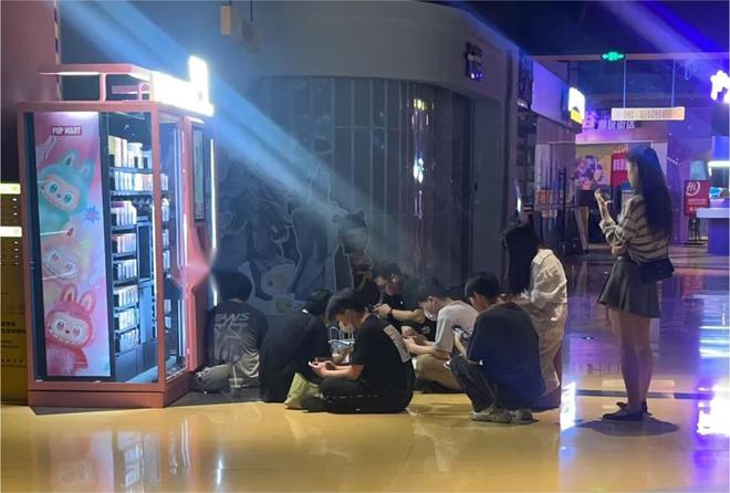 百万拍卖、全球疯抢，Labubu如何成为一代顶流？__百万拍卖、全球疯抢，Labubu如何成为一代顶流？