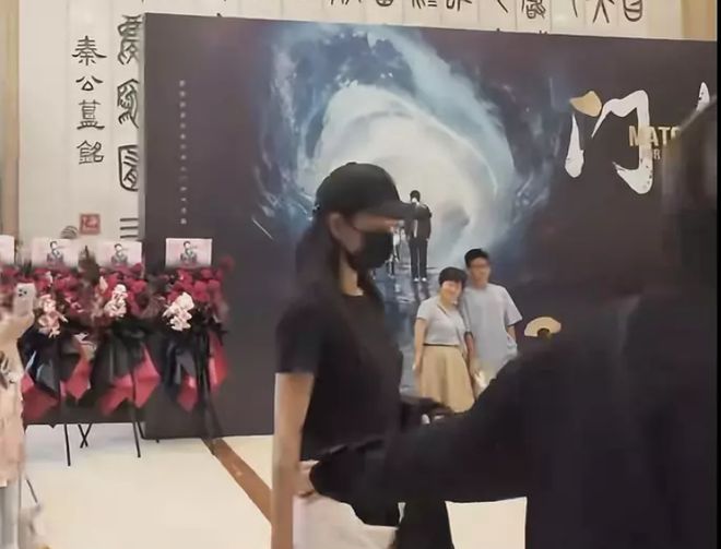 父亲住女儿家住有讲究吗__留父亲住宿舍