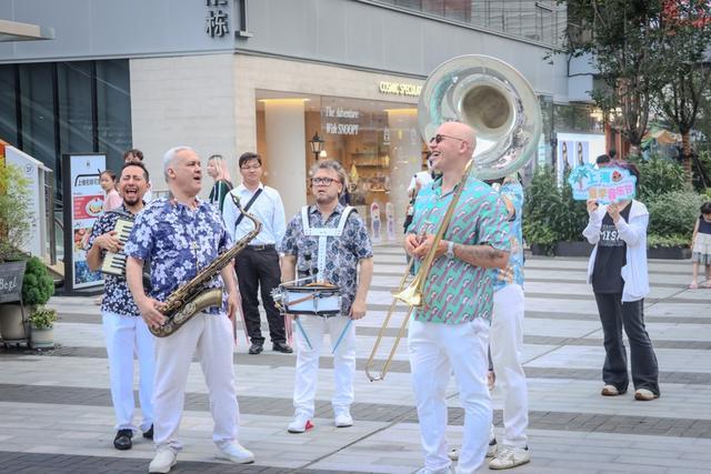 _“全城交响”带来“高铁追音”，艺术流量串起消费新场景_“全城交响”带来“高铁追音”，艺术流量串起消费新场景