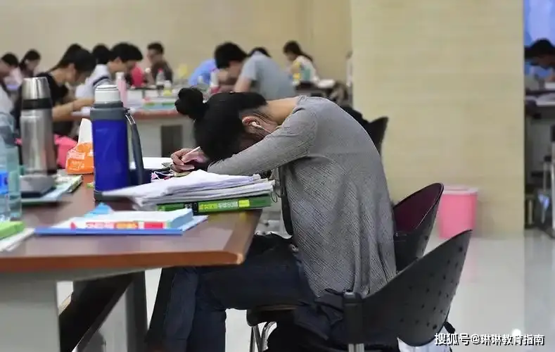 考场的工作人员叫什么__考场工作人员要求