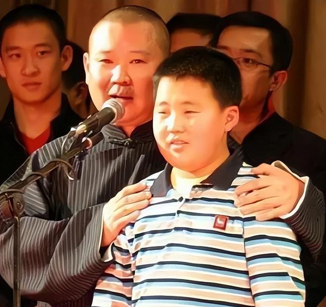 _郭德纲解释德云社的错字_郭德纲管理德云社