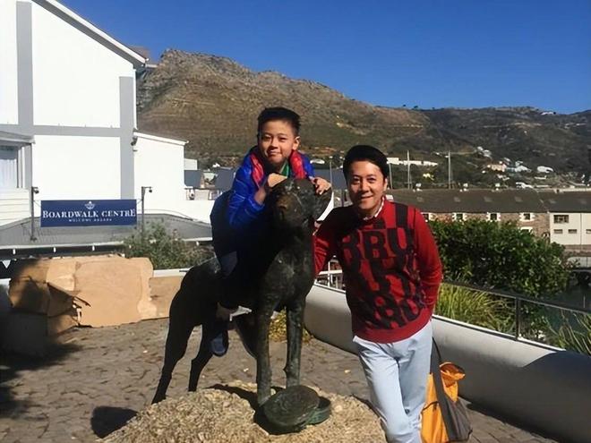 蔡国庆真的很幸福！妻子漂亮有钱还“不爱露面”，俩儿子也很优秀_蔡国庆真的很幸福！妻子漂亮有钱还“不爱露面”，俩儿子也很优秀_
