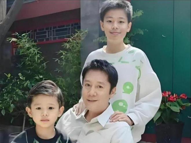 _蔡国庆真的很幸福！妻子漂亮有钱还“不爱露面”，俩儿子也很优秀_蔡国庆真的很幸福！妻子漂亮有钱还“不爱露面”，俩儿子也很优秀