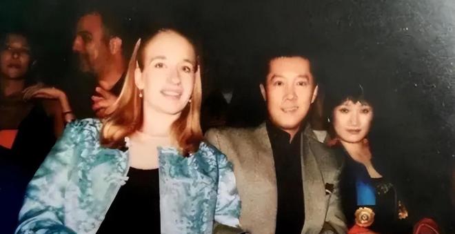 蔡国庆真的很幸福！妻子漂亮有钱还“不爱露面”，俩儿子也很优秀__蔡国庆真的很幸福！妻子漂亮有钱还“不爱露面”，俩儿子也很优秀