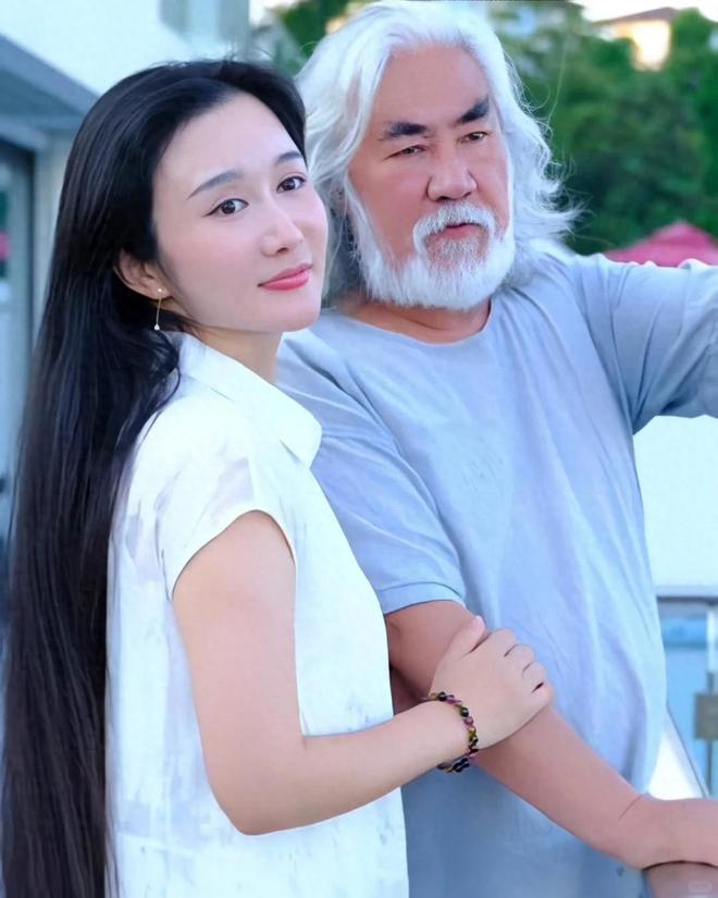_老头打架视频搞笑_老头和小伙打架