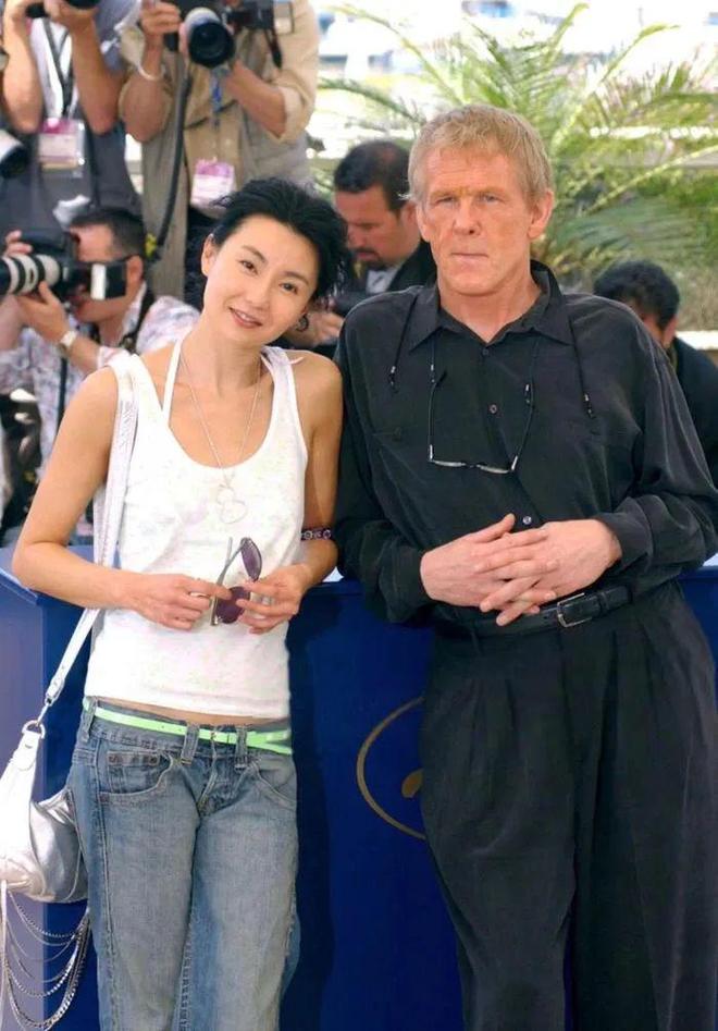 _60岁美上热搜的张曼玉，又给我们上了美的一课_60岁美上热搜的张曼玉，又给我们上了美的一课