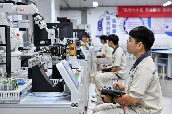 _镜观·回响丨春风育人，硕果盈枝_镜观·回响丨春风育人，硕果盈枝