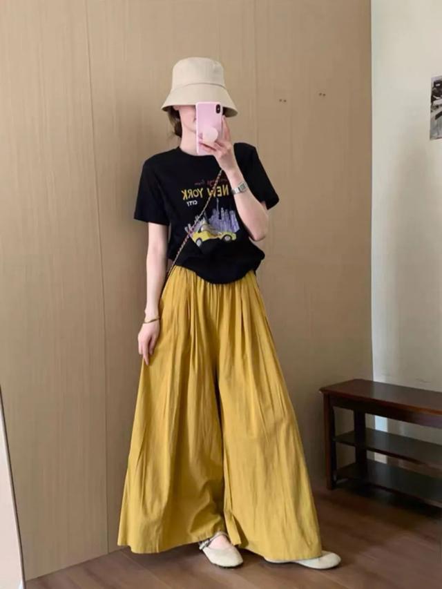 满大街“露奶衫”？短上衣+高腰下装，才是今夏组合！__满大街“露奶衫”？短上衣+高腰下装，才是今夏组合！