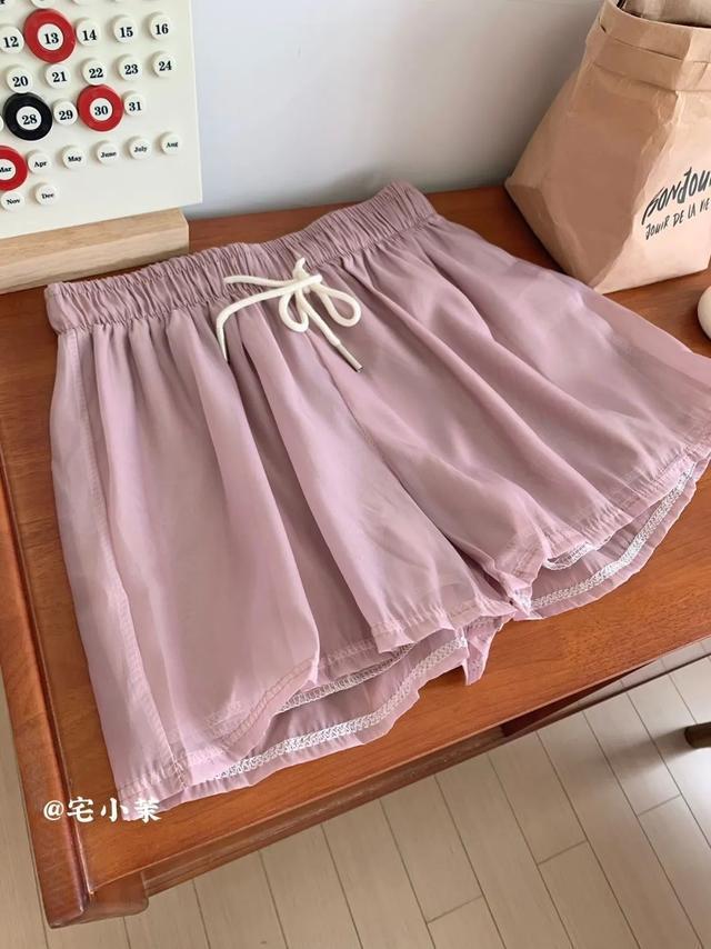 _满大街“露奶衫”？短上衣+高腰下装，才是今夏组合！_满大街“露奶衫”？短上衣+高腰下装，才是今夏组合！