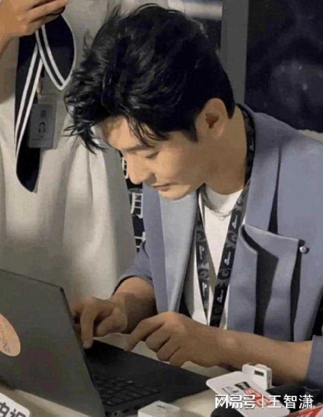 _黄晓明撕杨颖名牌_黄晓明把杨颖送给谁了