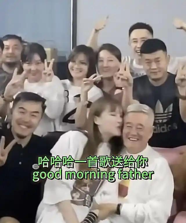 唱到一半有亲吻声音的英文歌_徒弟唱给师傅的歌_