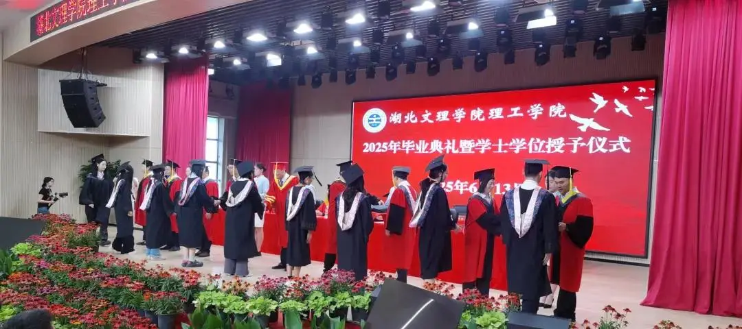 94名学生未能毕业背后：这所大学撕开了多少人的“躺平”遮羞布？_94名学生未能毕业背后：这所大学撕开了多少人的“躺平”遮羞布？_