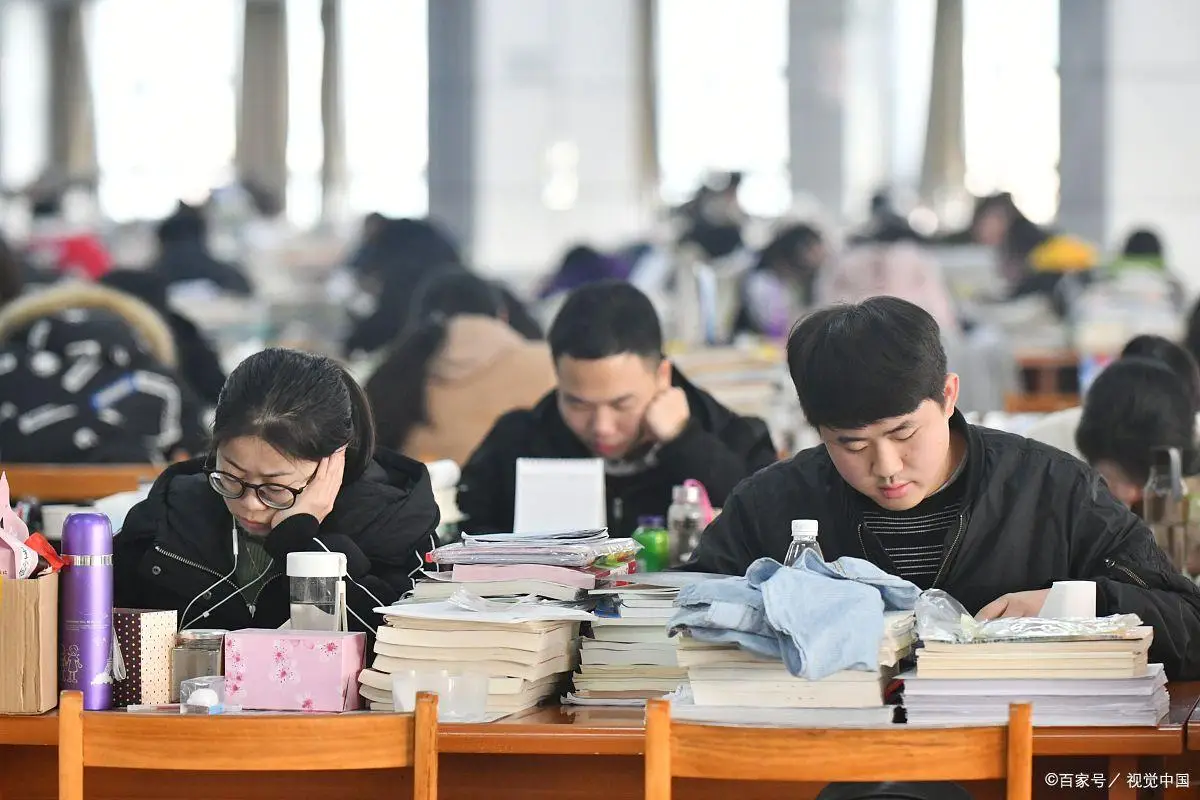 专科生可以直接考研究生吗？可以，毕业满两年同样有机会
