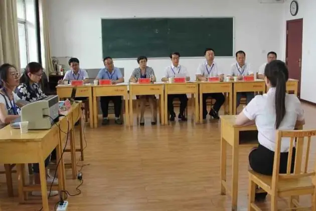 公务员铁饭碗吗__当公务员的大学