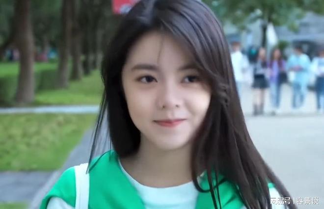 赵今麦的爸爸妈妈图片__赵今麦长大以后的图片
