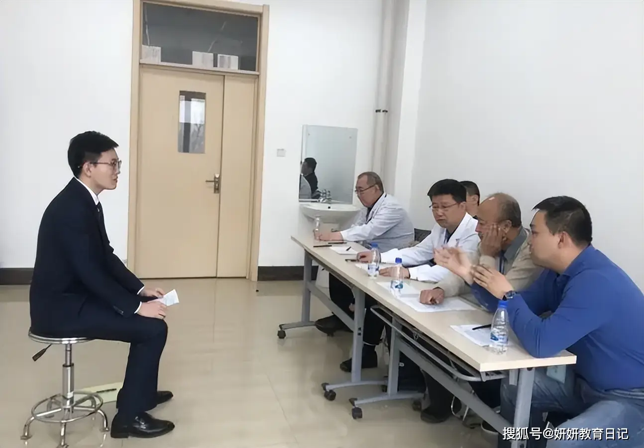 _“我爸卫健委的”，男生一句话击溃考研对手，啥叫一句顶一万句_“我爸卫健委的”，男生一句话击溃考研对手，啥叫一句顶一万句
