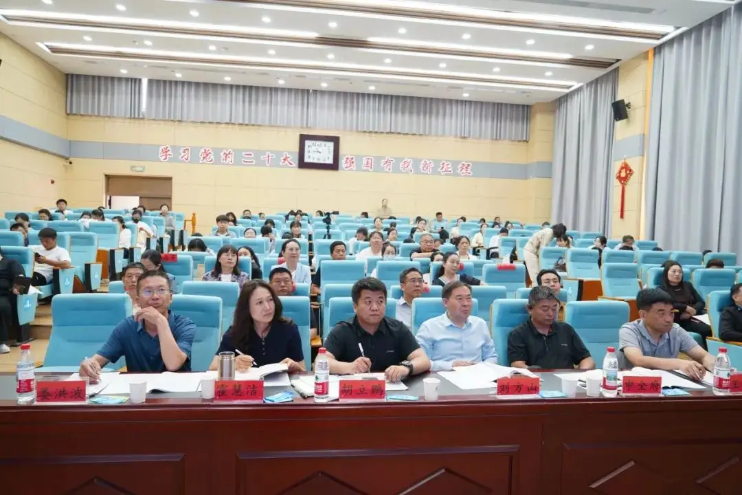 濮阳市绿城实验学校校长_濮阳绿城实验学校王丽芳_