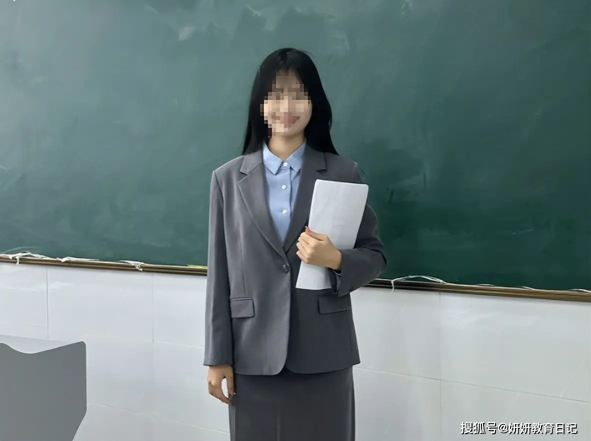 只得了“形象分”，一考生编制面试成绩流出，监考老师也无言以对