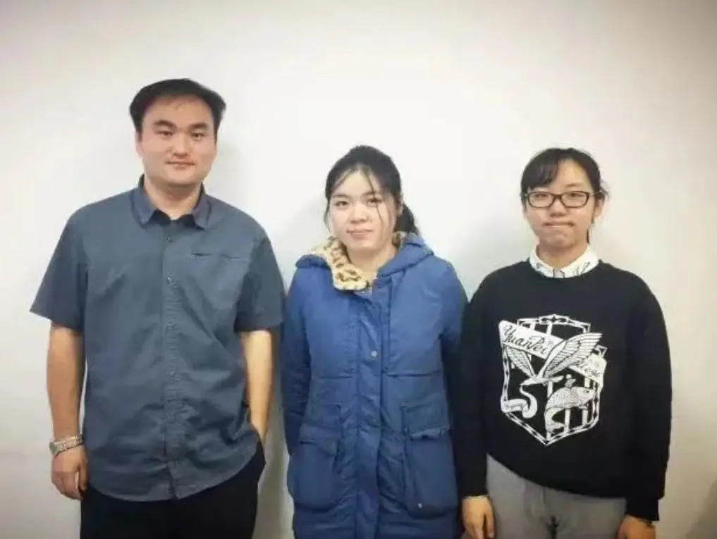 大学教授英年早逝_逝闻搞副教授还在大学里吗_