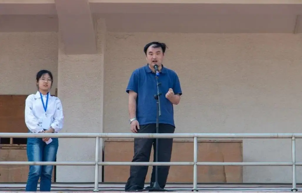 逝闻搞副教授还在大学里吗__大学教授英年早逝
