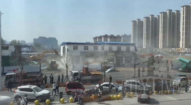 山东枣庄一女子称遭属地街道、城管强拆房屋？当地回应：正在了解情况