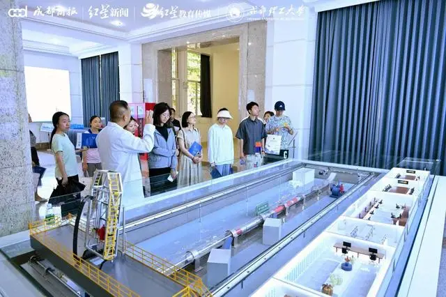 成都理工大学举办2025年校园开放日，数千人沉浸式探校_成都理工大学举办2025年校园开放日，数千人沉浸式探校_
