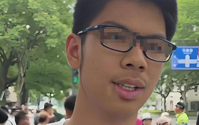 _高考考生考上清华_去年考清华的男孩