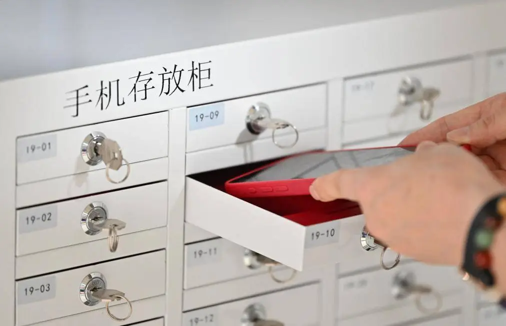 高考评卷老师会很严格吗_高考评卷人员是哪些_