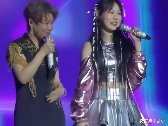 小娃脸一边大一边小__多久染头发不伤头发