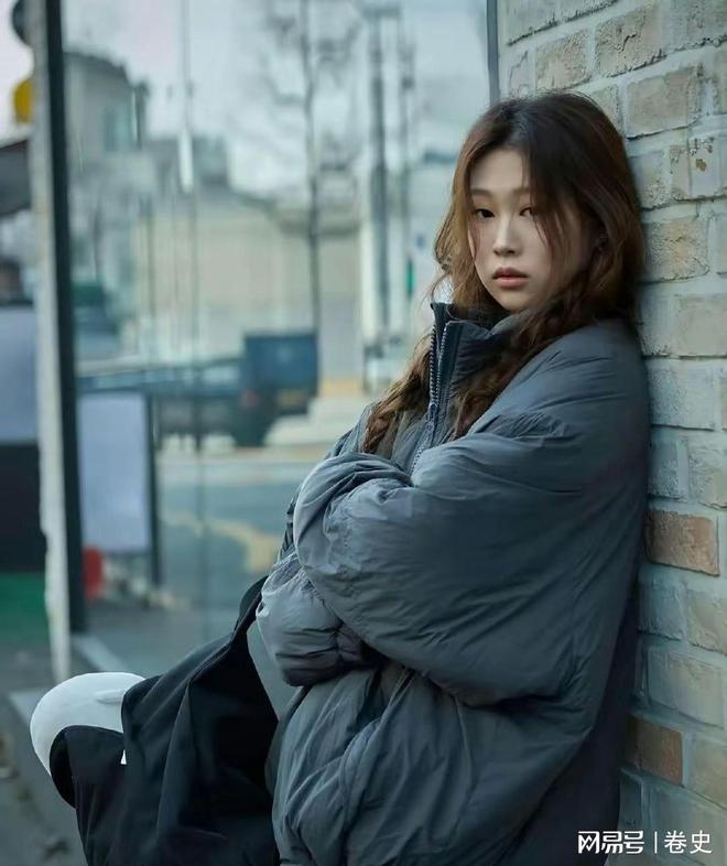 小娃脸一边大一边小_多久染头发不伤头发_