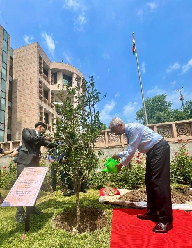 _印学者有点慌：不是真想对抗中国，演给美国看的_印学者有点慌：不是真想对抗中国，演给美国看的