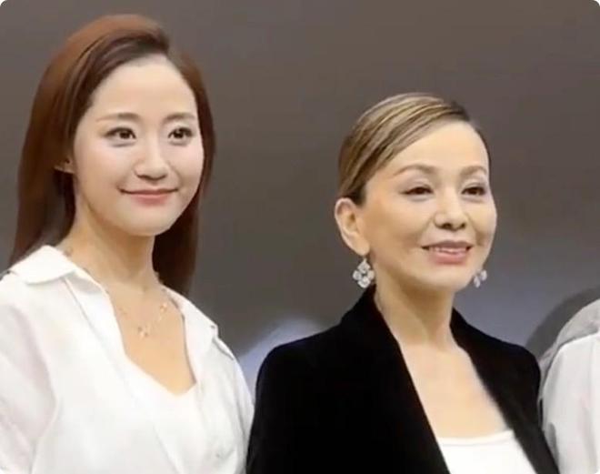 大姐综艺节目_大姐大造型惊艳众人_